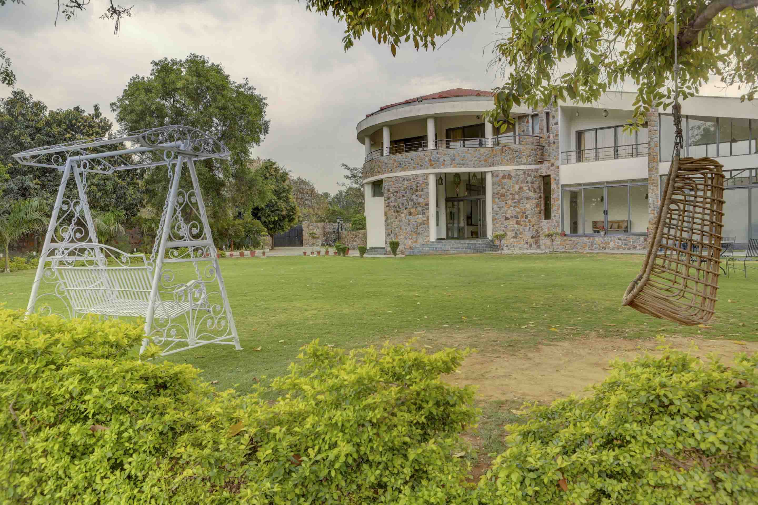 resort on lake shore gurgoan